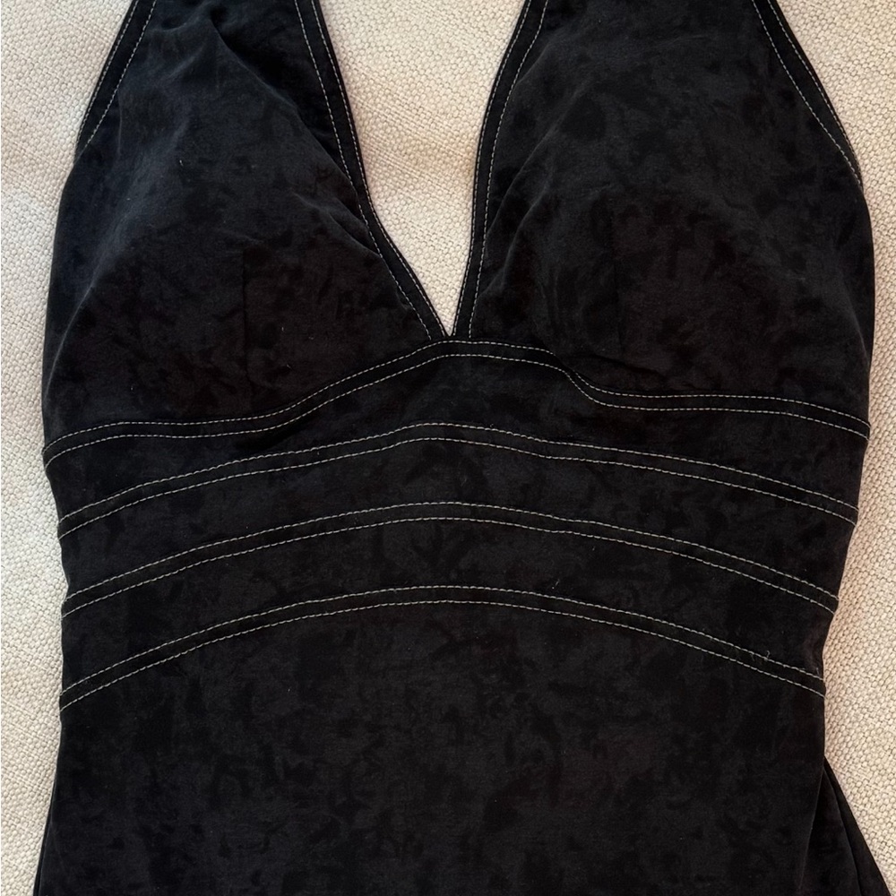 STUNNING one piece suit with matching swim skirt, size large, unique & sexy. ๐ - Picture 5 of 13